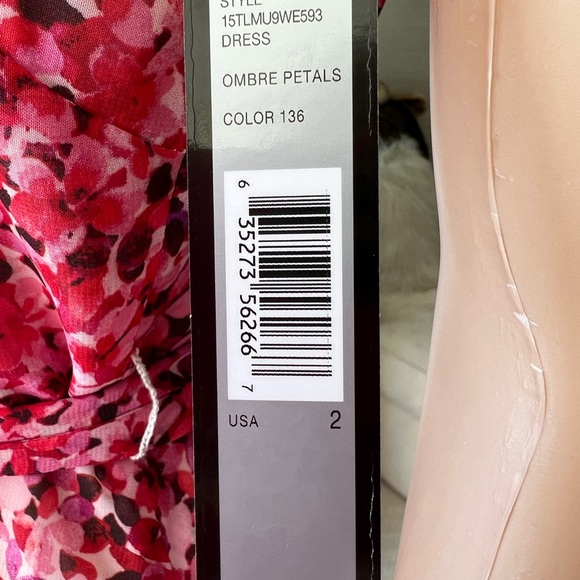 Beautiful flower dress - Picture 8 of 9